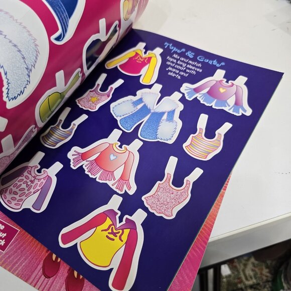 Set Of 4 Dress Up Dolls  Paper Doll Books Uncut Fashions - Picture 9 of 16